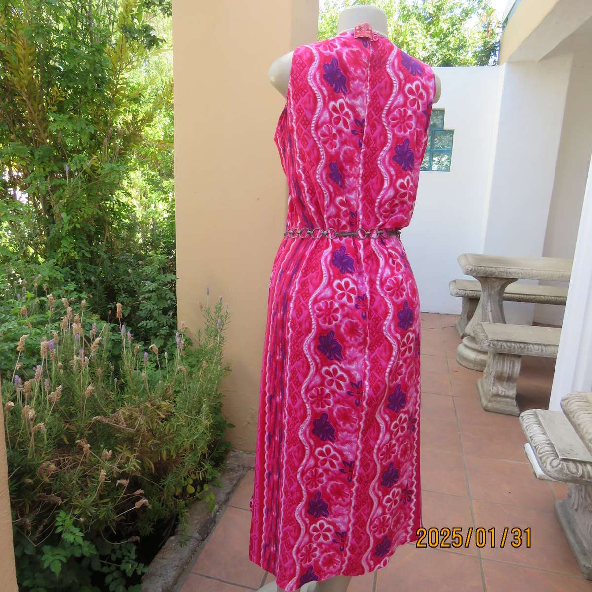 H2O colourful 100% viscose ankle length slip over dress in red-white-pink pattern lines.Size 40.