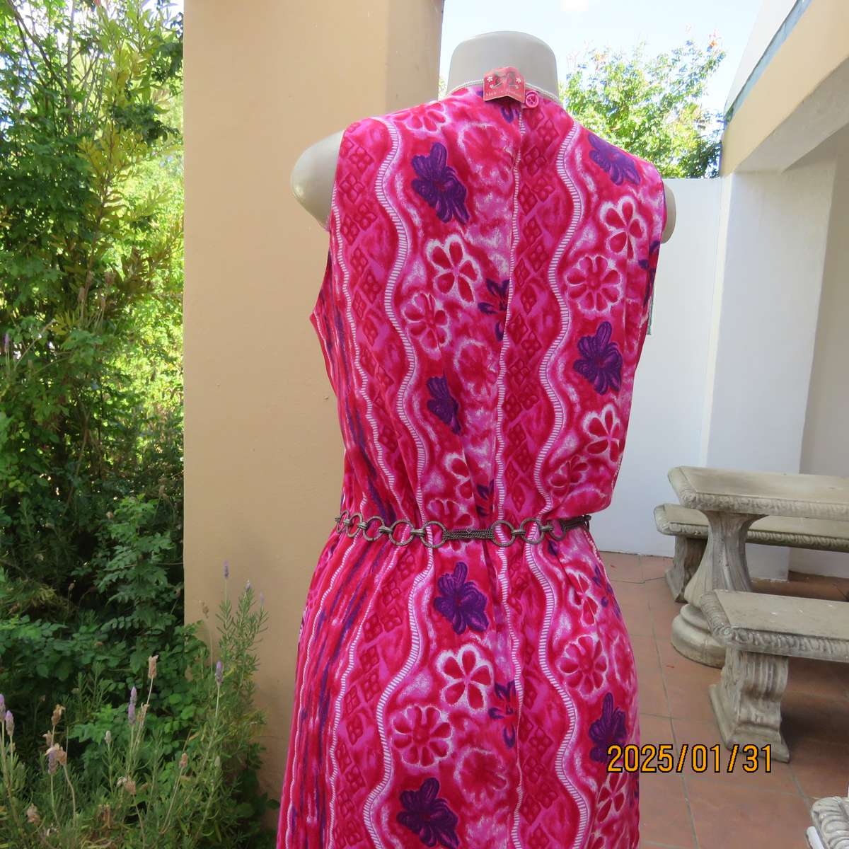 H2O colourful 100% viscose ankle length slip over dress in red-white-pink pattern lines.Size 40.