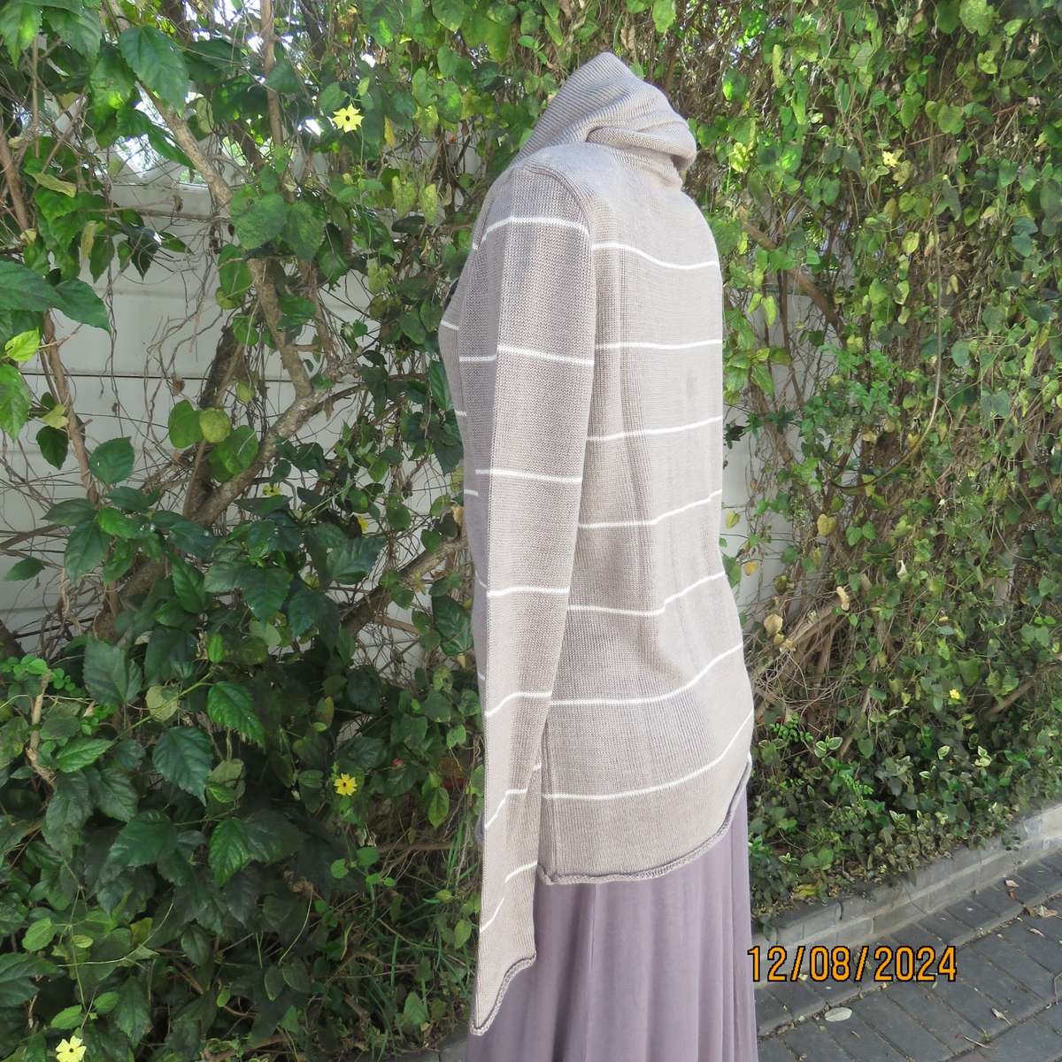 Fabulous PIACENZA long sleeve ecru poly/cotton knit  cardigan/cream stripes. Cowl collar 36 to 38