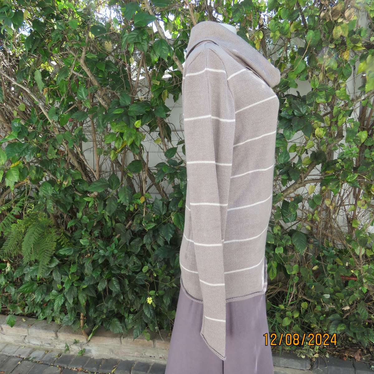 Fabulous PIACENZA long sleeve ecru poly/cotton knit  cardigan/cream stripes. Cowl collar 36 to 38