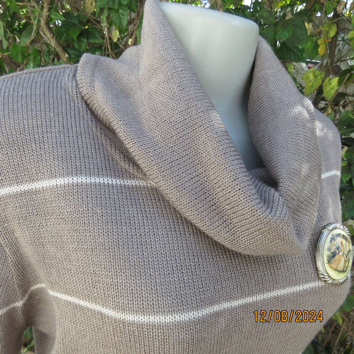 Fabulous PIACENZA long sleeve ecru poly/cotton knit  cardigan/cream stripes. Cowl collar 36 to 38