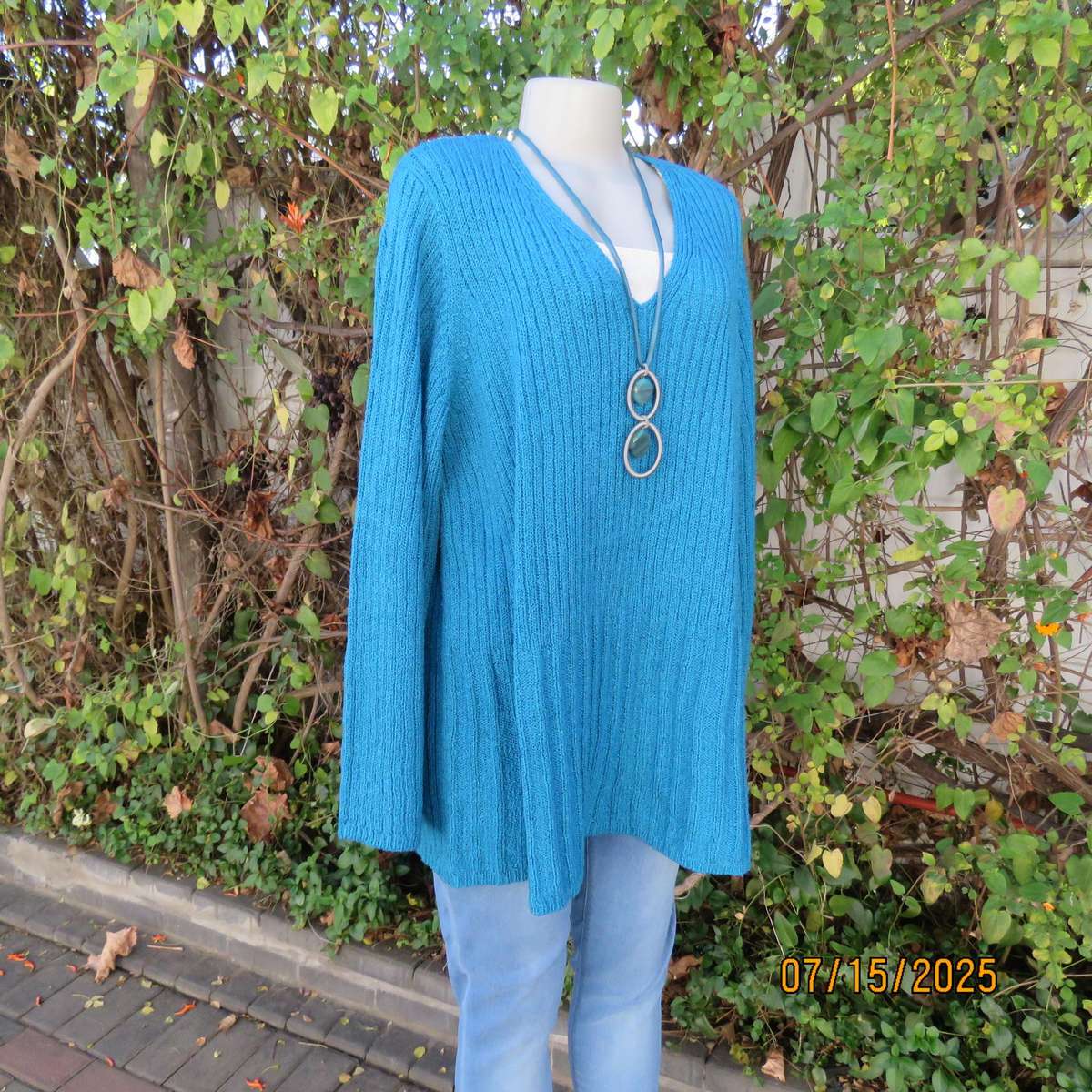 AVENUE jade blue acrylic knit long sleeve jumper with V neck size 48-50. Loose fit