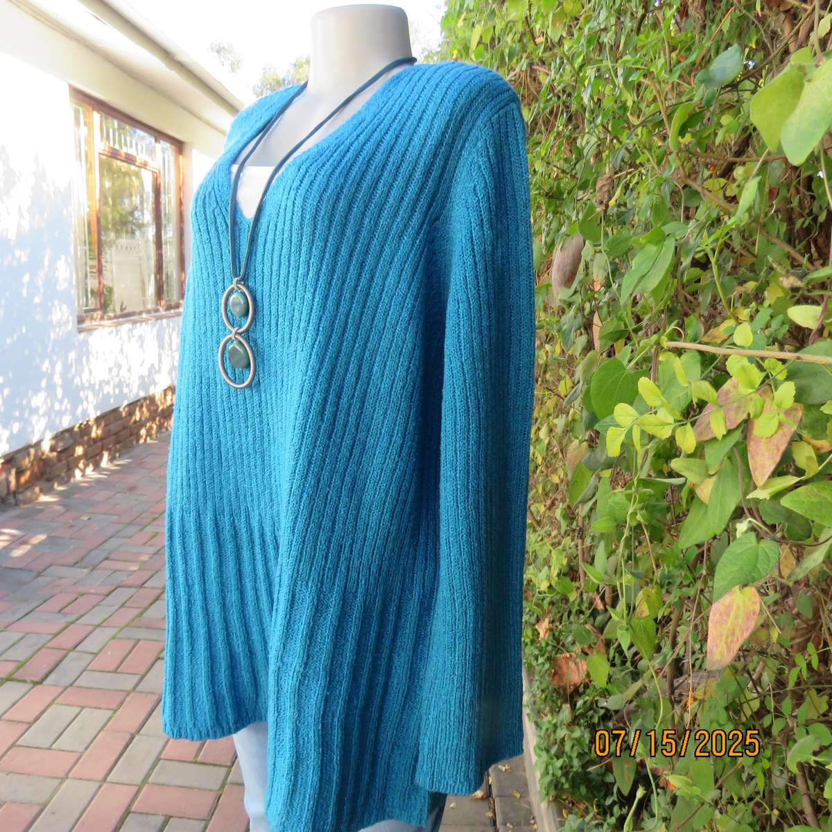 AVENUE jade blue acrylic knit long sleeve jumper with V neck size 48-50. Loose fit