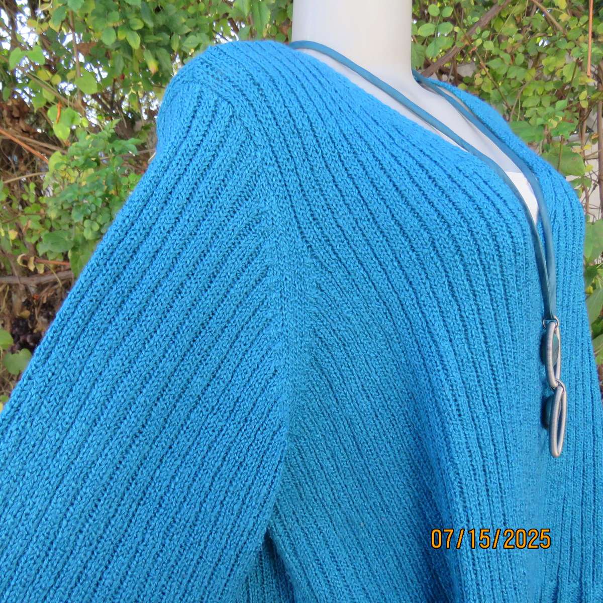 AVENUE jade blue acrylic knit long sleeve jumper with V neck size 48-50. Loose fit
