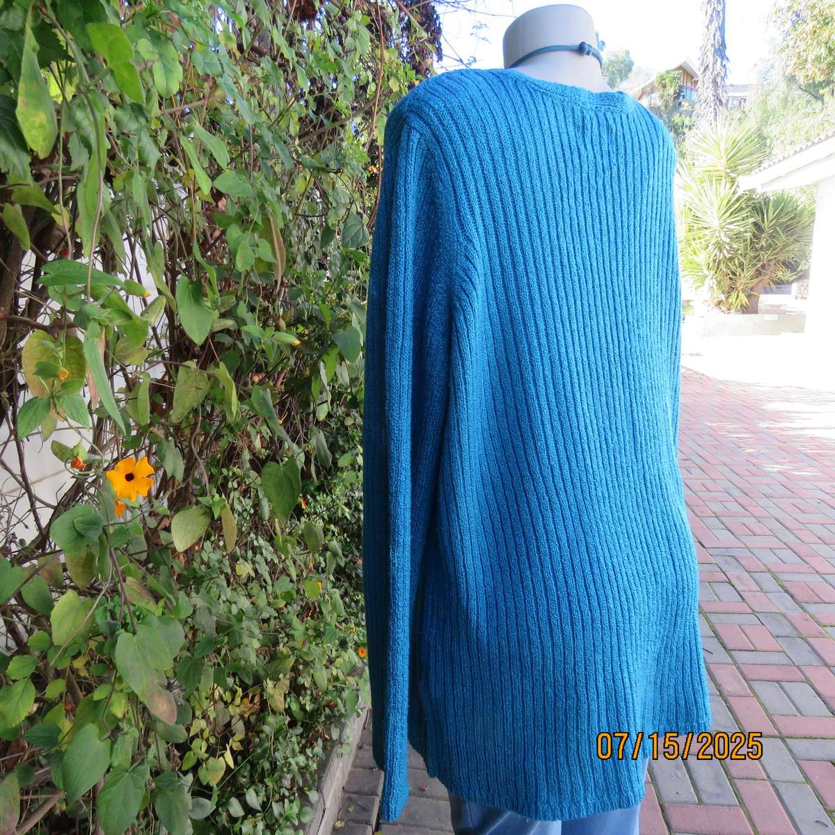 AVENUE jade blue acrylic knit long sleeve jumper with V neck size 48-50. Loose fit