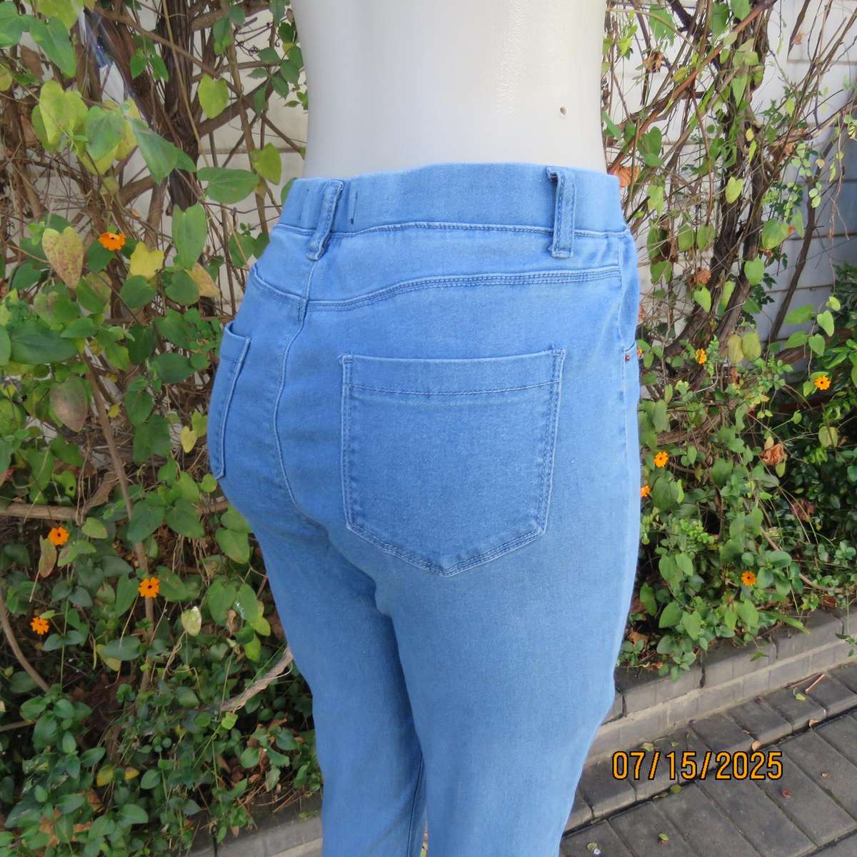 REAL DENIM blue pull one jeggings size 36 with skinny legs and back pockets.