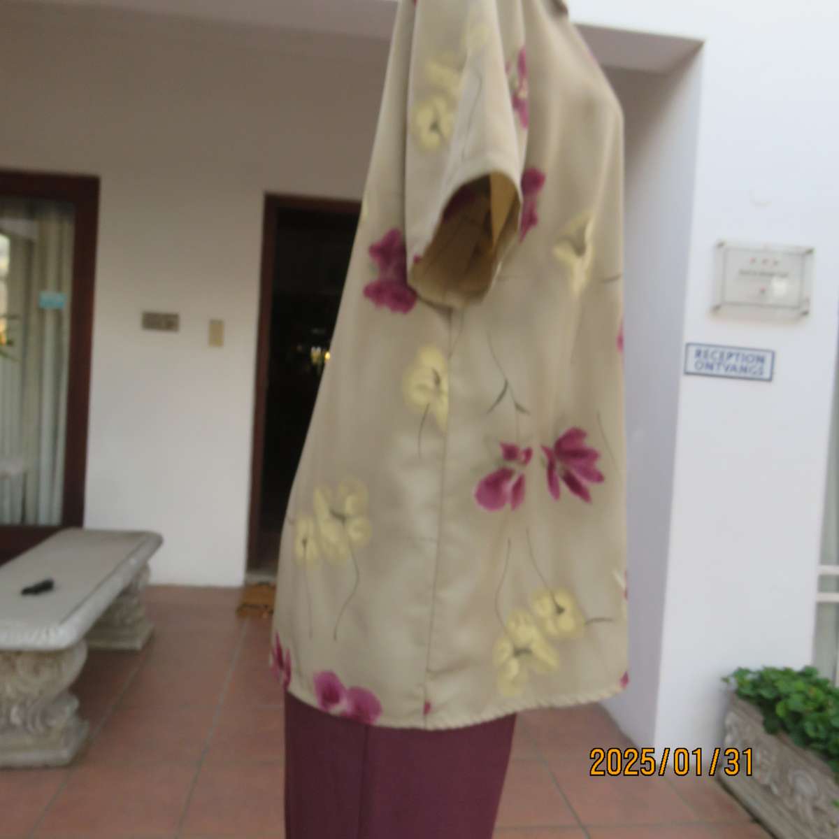TRICKWEAR ecru colour short sleeve top with mulberry flowers in polyeater. Size 38.