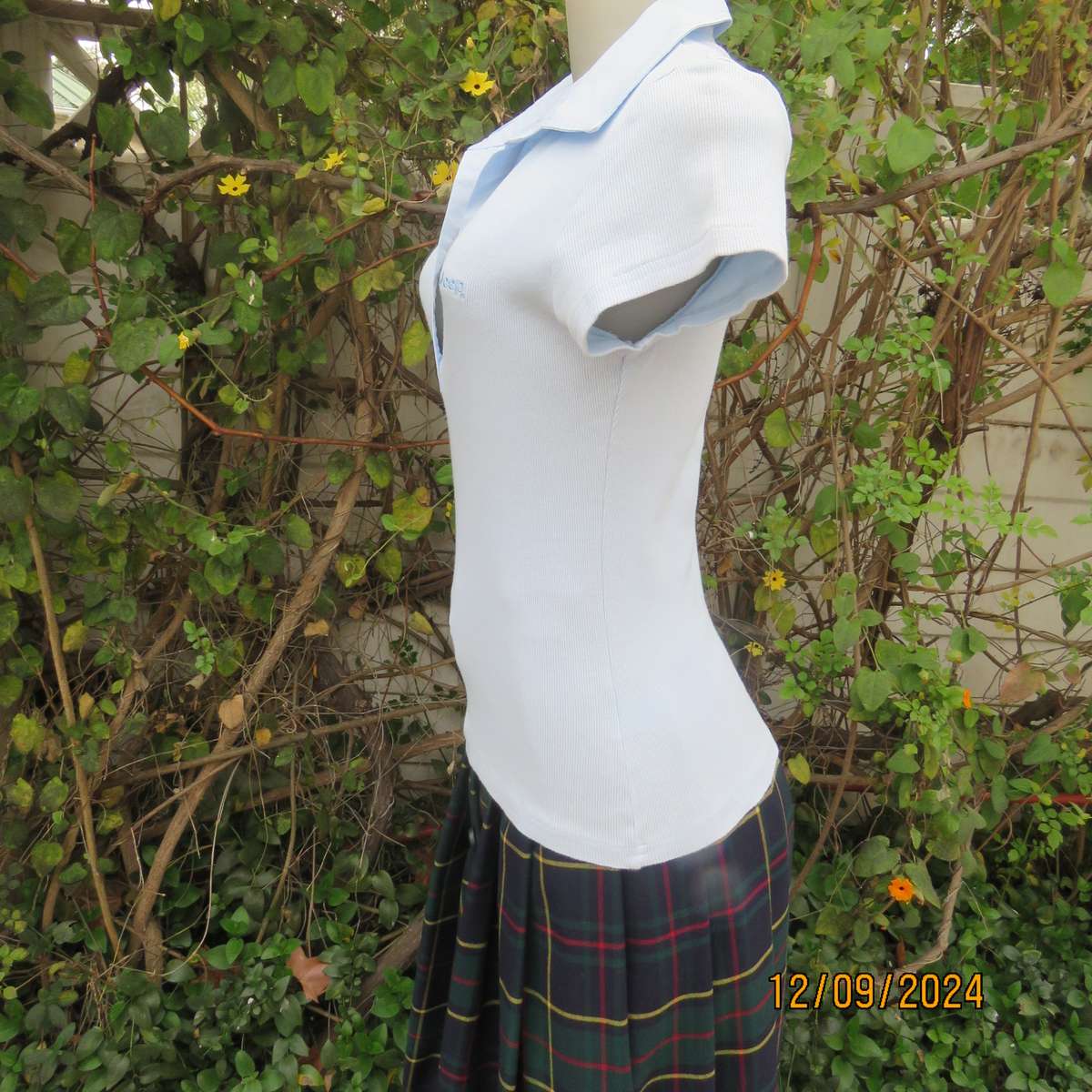 High quality baby blue capped sleeve ribbed cotton stretch JEEP top. Open cotton collar. Size 34.