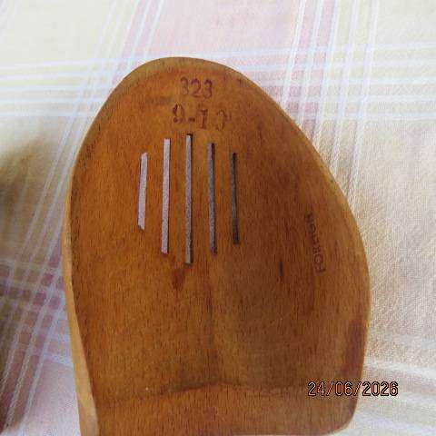 DASCO men's shoe tree stretchers size 9-10 with SS spring - to maintain the shape