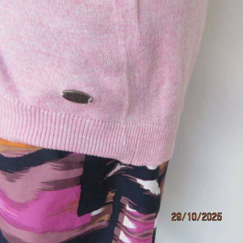 EDC tea rose pink acrylic knit soft slop over top with longer back. Size 38