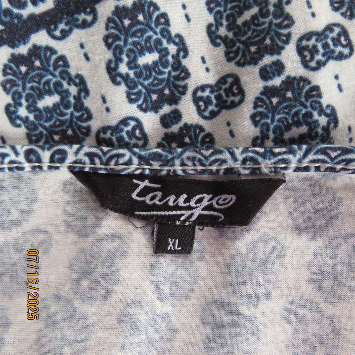 Slip over horizontal patterned polycotton stretch top size 48. Tiny cut-on sleeves