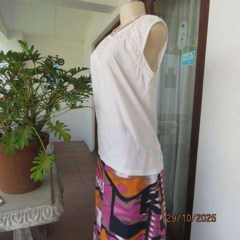 MARISA white cotton sleeveless top with lace pointed yoke fron-shoulders. Size 40