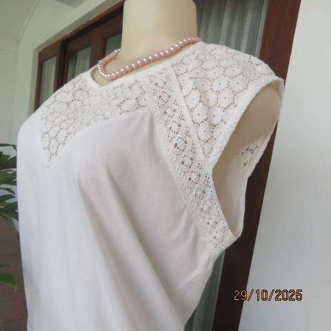 MARISA white cotton sleeveless top with lace pointed yoke fron-shoulders. Size 40