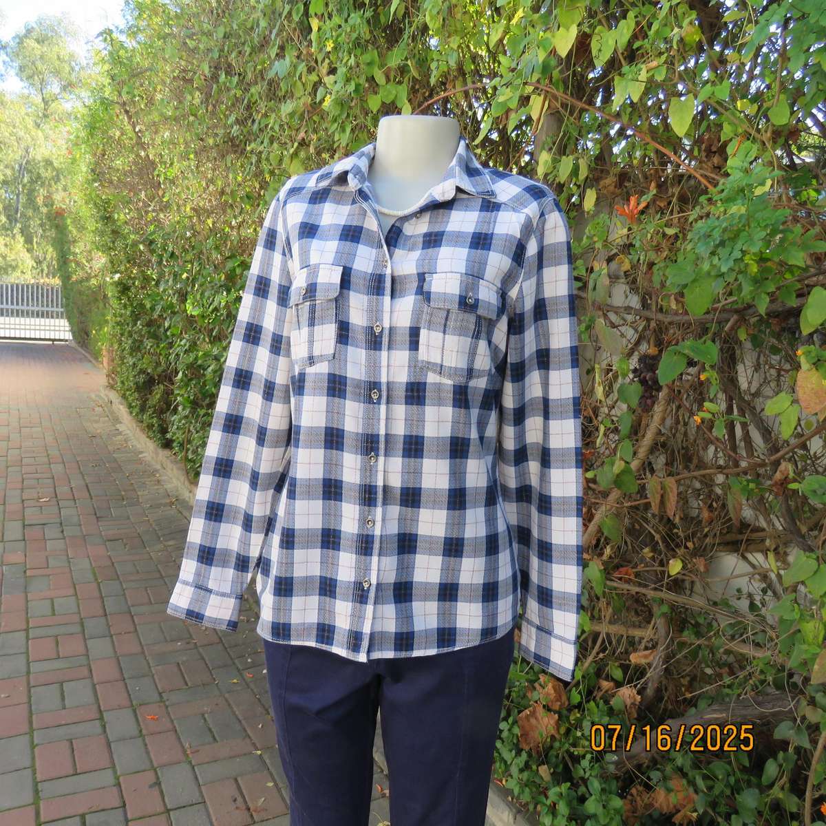 RE DENIM check long sleeve shirt in blue-white and gold thread. Two front pockets. Size 36