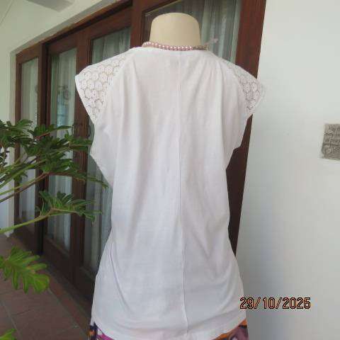 MARISA white cotton sleeveless top with lace pointed yoke fron-shoulders. Size 40