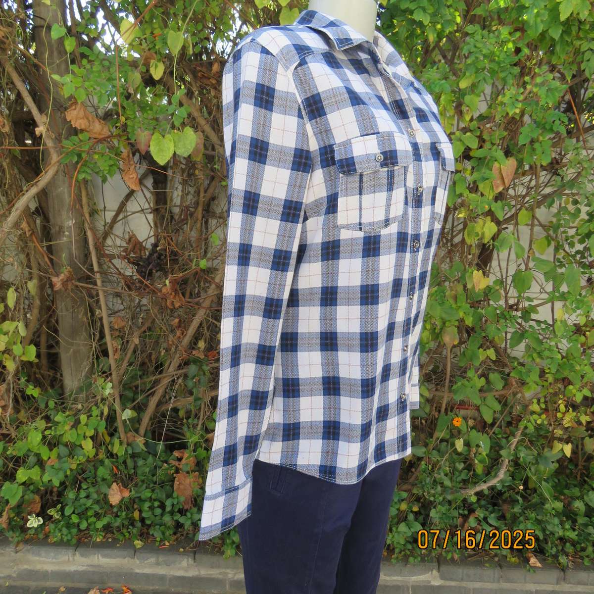 RE DENIM check long sleeve shirt in blue-white and gold thread. Two front pockets. Size 36