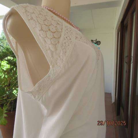 MARISA white cotton sleeveless top with lace pointed yoke fron-shoulders. Size 40