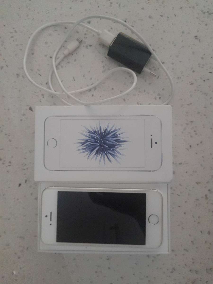Apple iphone SE 16gb As new with box and charger