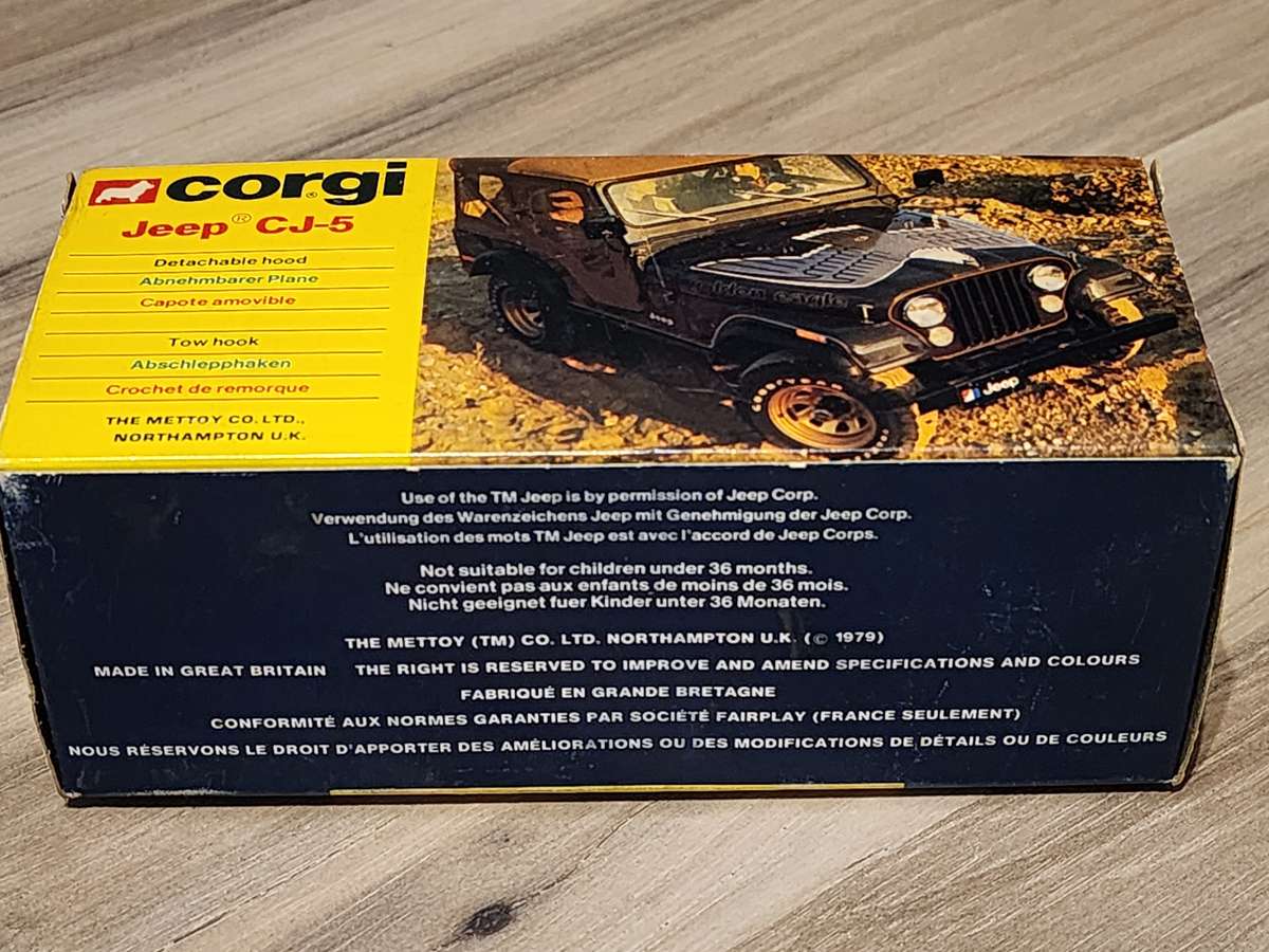 CORGI 441 GOLDEN EAGLE JEEP CJ5 BOXED