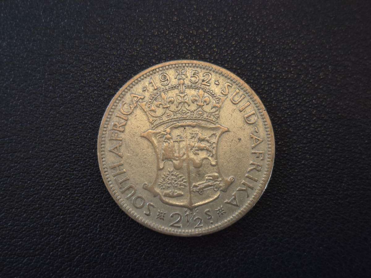 1952 Two and a Half Shillings - L4