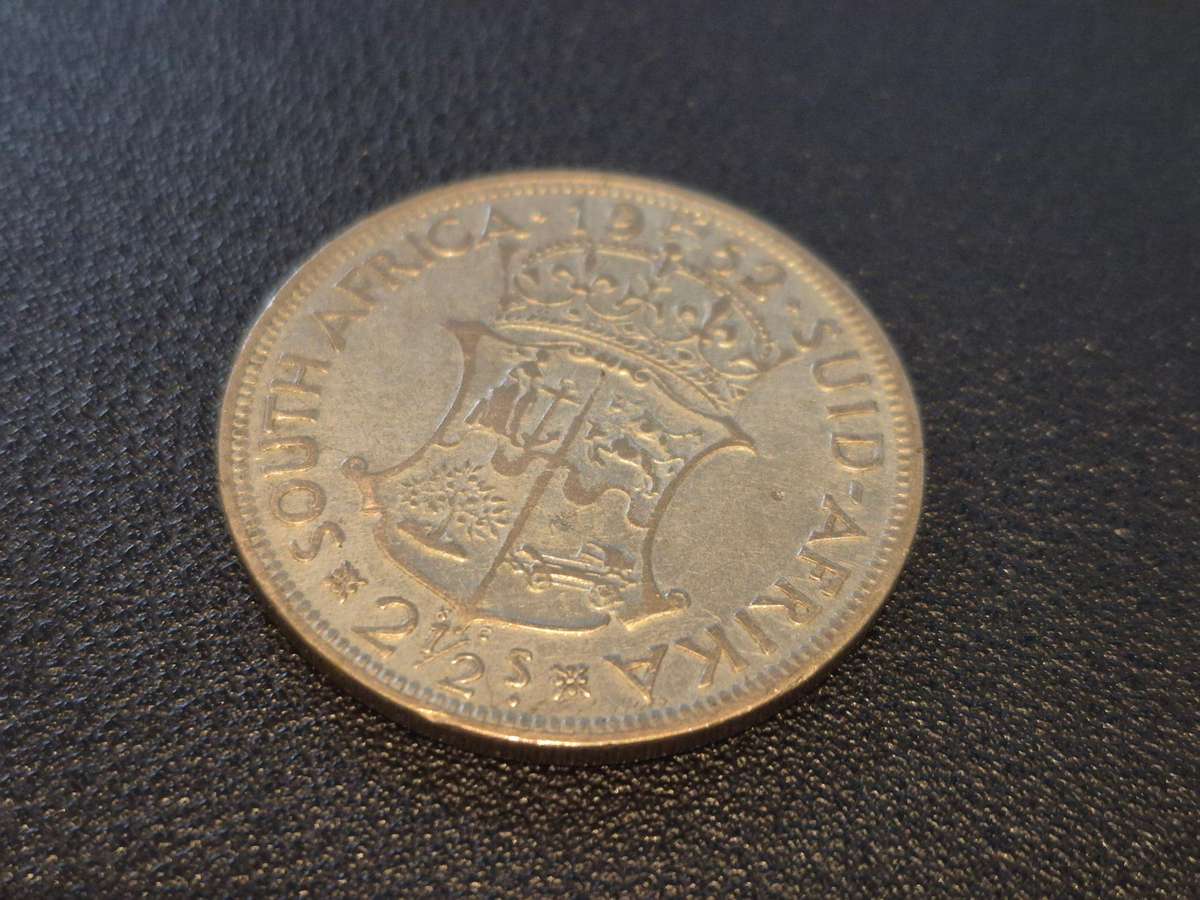 1952 Two and a Half Shillings - L4