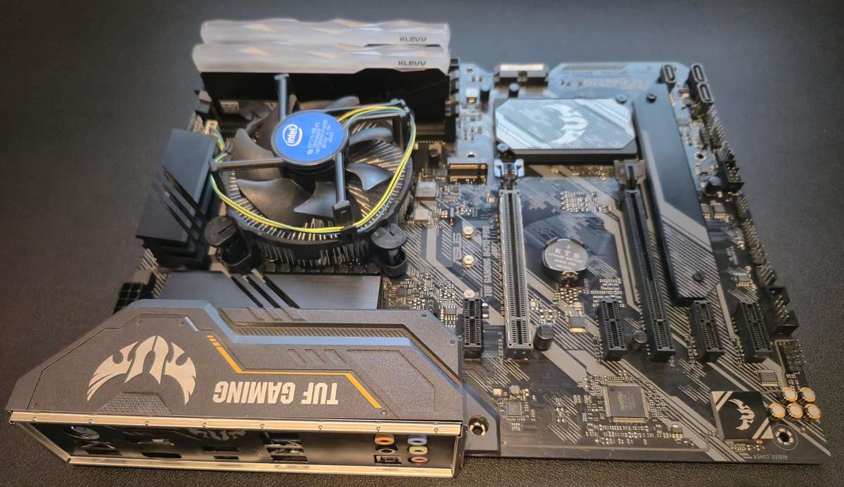 Intel 10th Gen Core i5 10400F 32GB 3200MHz Upgrade Kit