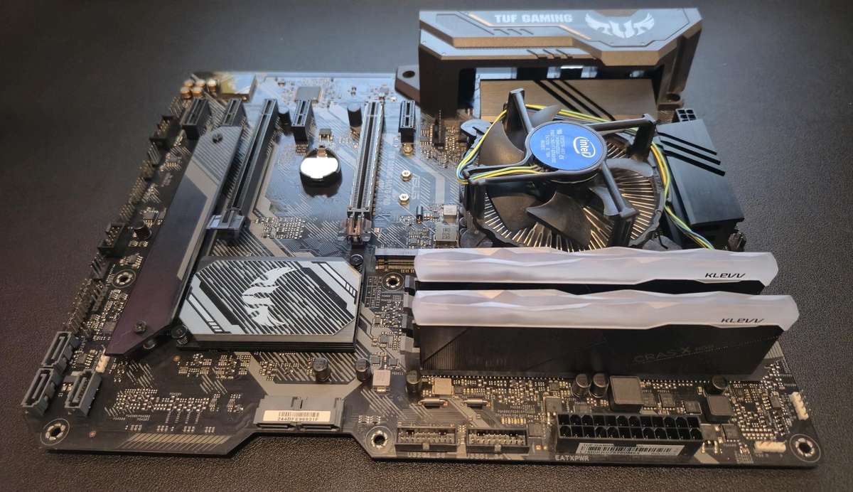 Intel 10th Gen Core i5 10400F 32GB 3200MHz Upgrade Kit