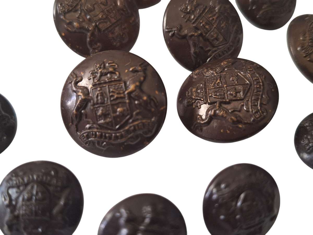 SADF military buttons, 2 sizes