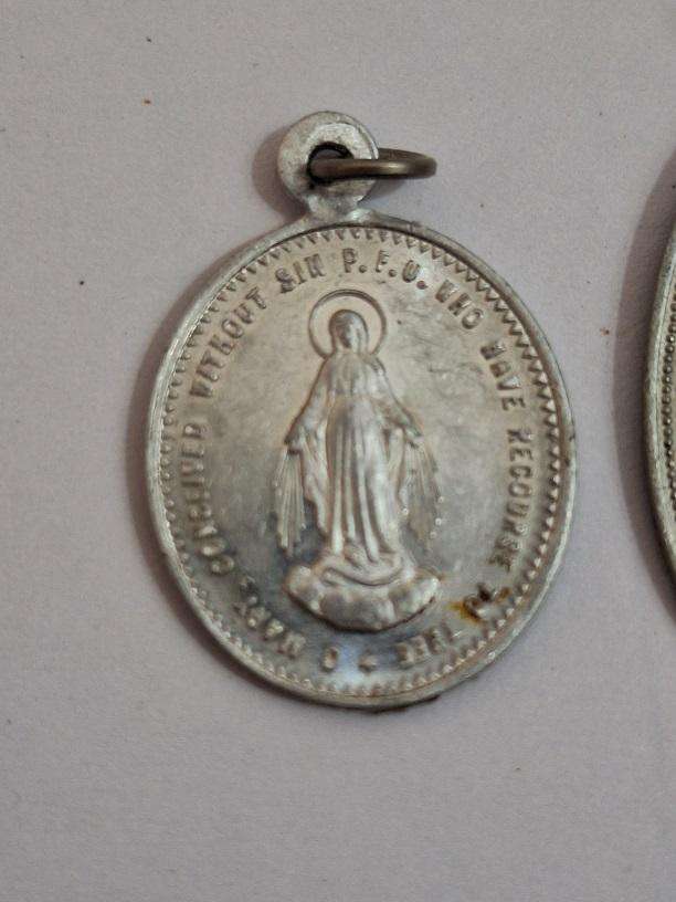 2 x Antique Aluminium Miraculous medals