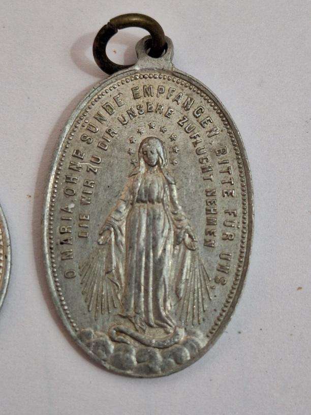 2 x Antique Aluminium Miraculous medals