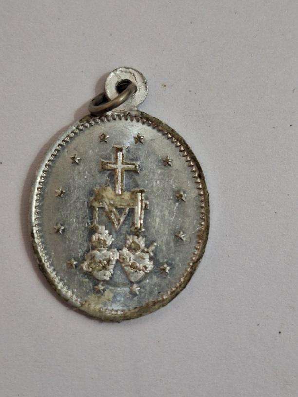 2 x Antique Aluminium Miraculous medals