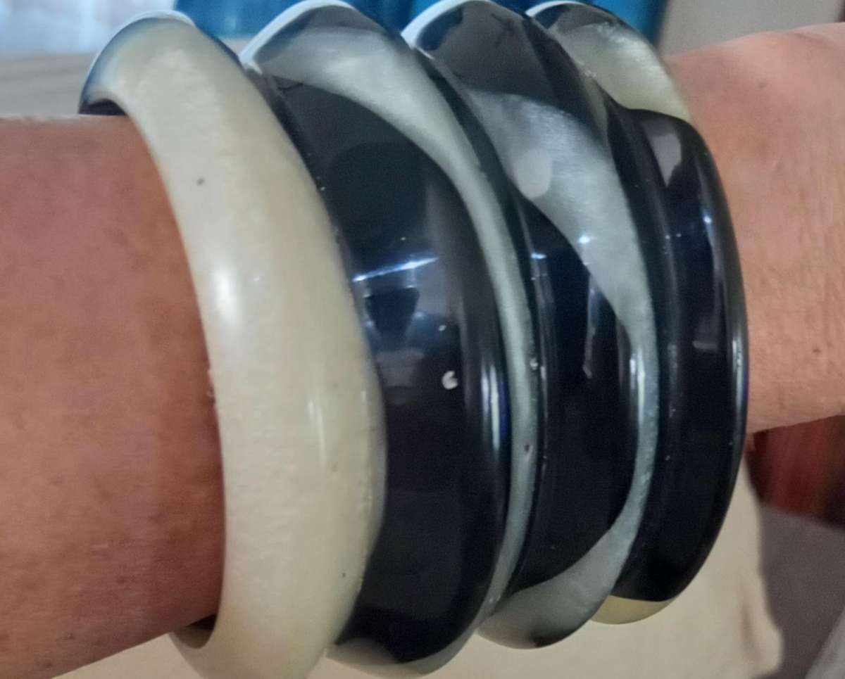 Vintage Perspex Lucite Wide Black and White Layered Stripes Bangle