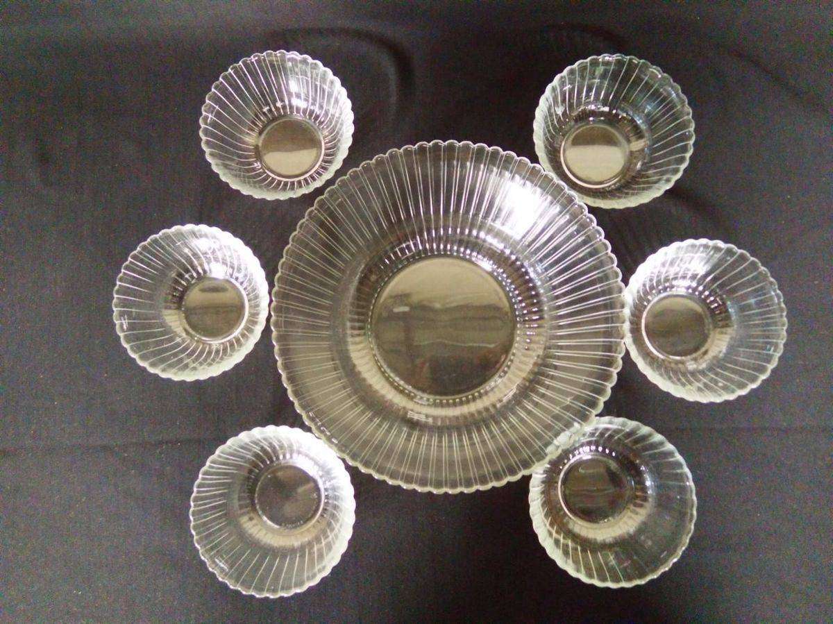 Vintage Arcoroc Clear Ribbed serving bowl plus 6 smaller bowls