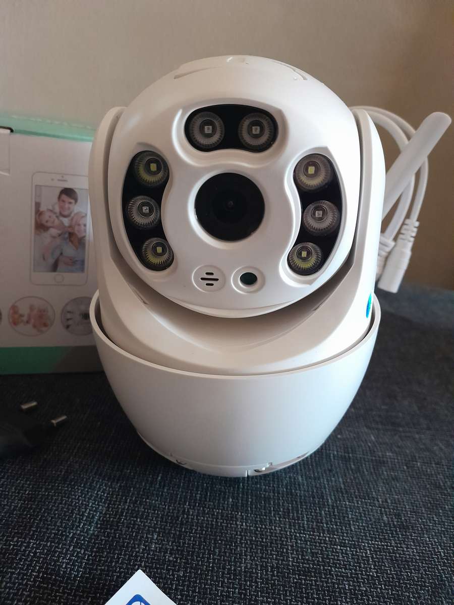 Wifi camera smart security 1080HD with motion tracking Pan/Tilt