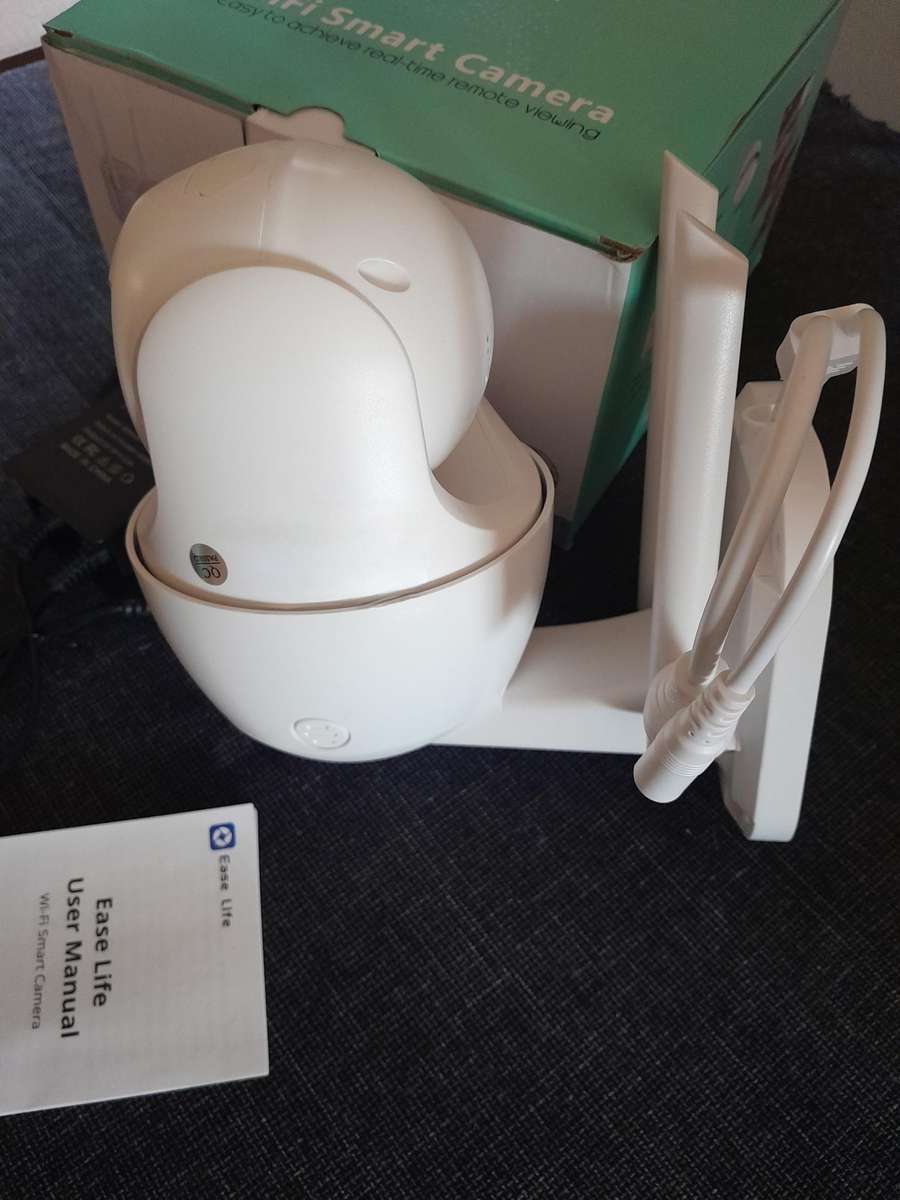 Wifi camera smart security 1080HD with motion tracking Pan/Tilt