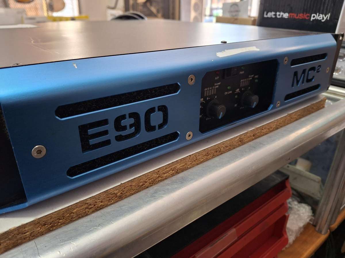 MC2 E90 POWER AMPLIFIER