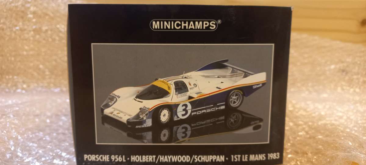 Minichamps - Porsche 956L Rothmans / Racing LM #3 - 1983