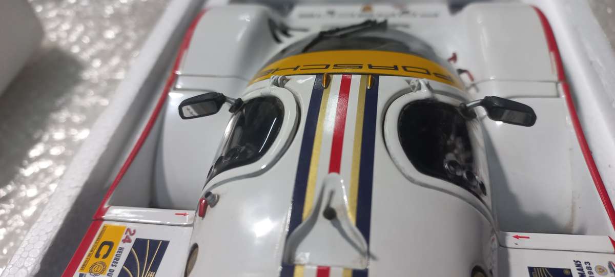 Minichamps - Porsche 956L Rothmans / Racing LM #3 - 1983