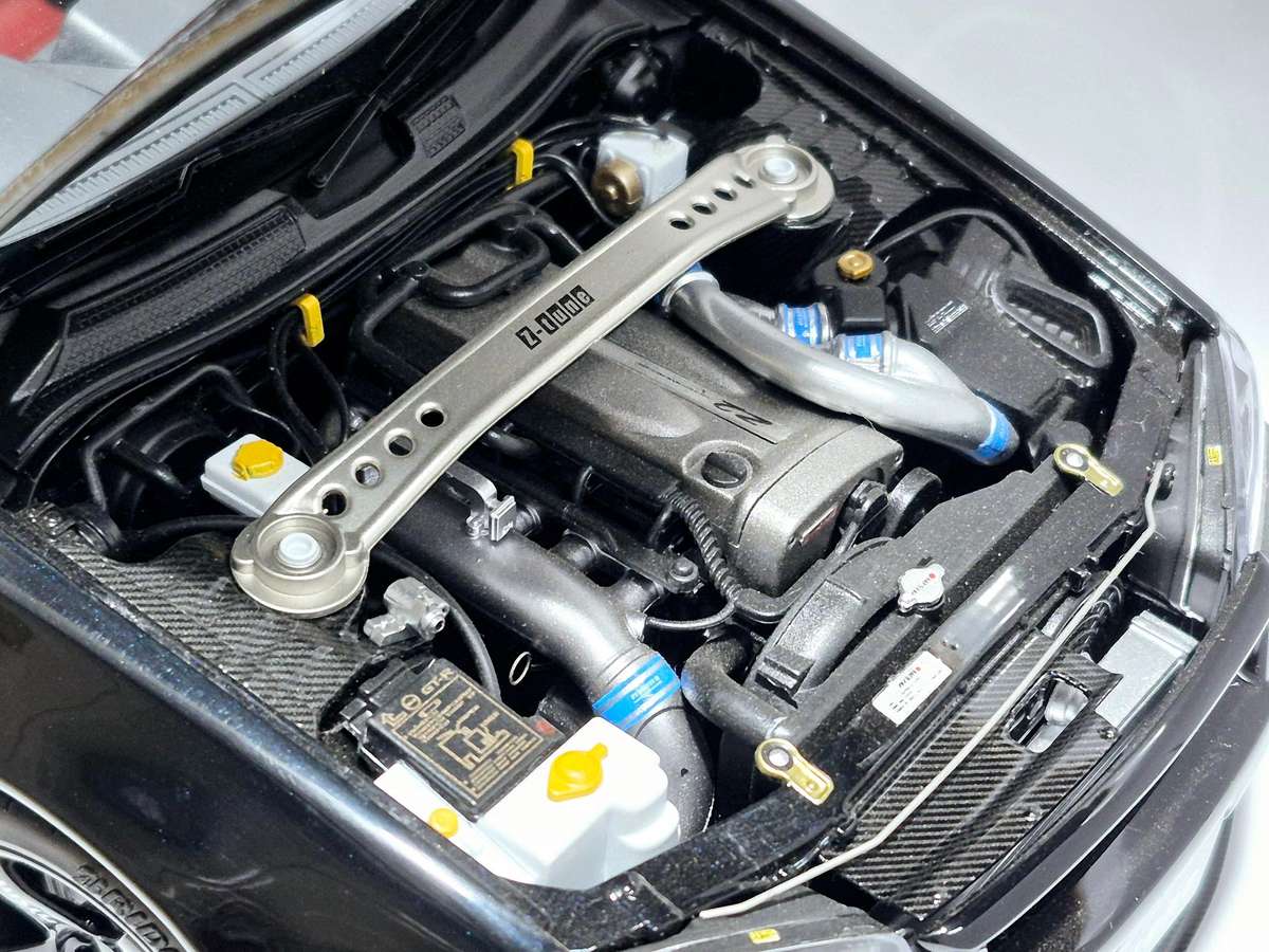 MotorHelix Nissan Skyline GT-R R34 Z-Tune 1/18  Black Pearl (Pre-Owned)