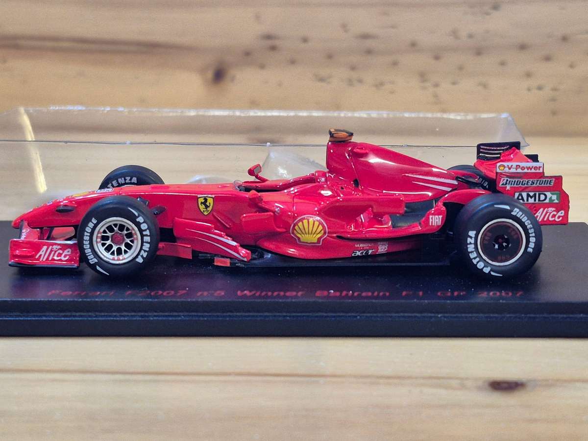 F1 MINICHAMPS + RED LINE - WILLIAMS FW07B + FERRARI F2007