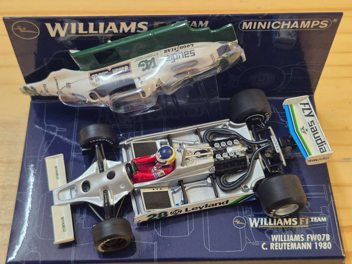 F1 MINICHAMPS + RED LINE - WILLIAMS FW07B + FERRARI F2007