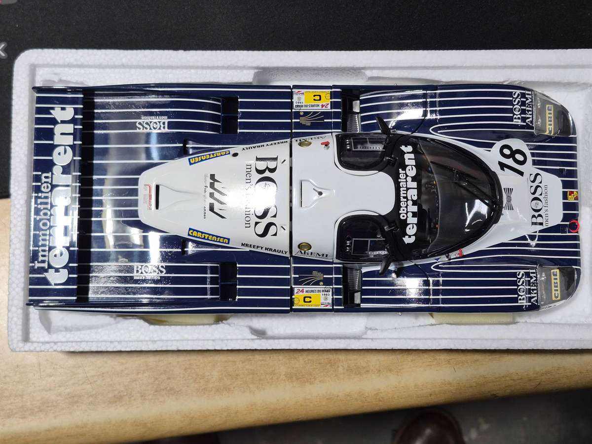 MINICHAMPS 180836918 - Porsche 956L 24h Le Mans 1983 1/18 #18