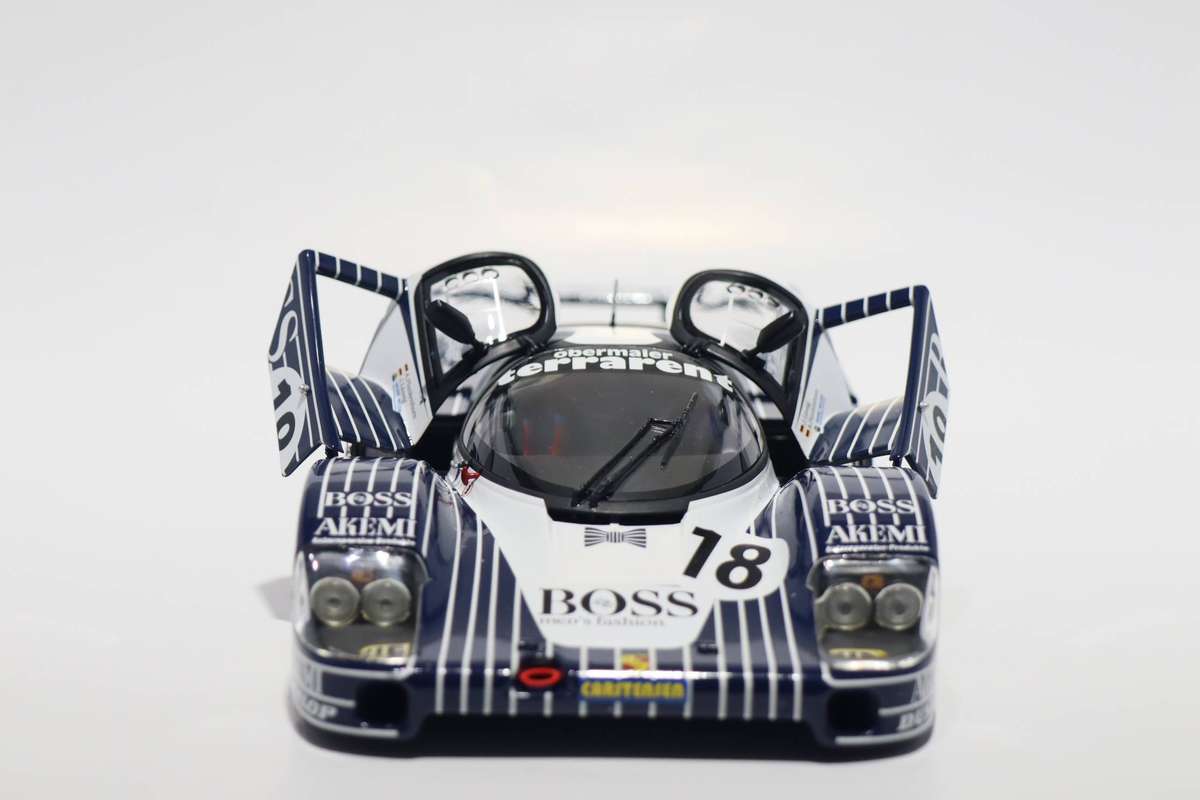 MINICHAMPS 180836918 - Porsche 956L 24h Le Mans 1983 1/18 #18