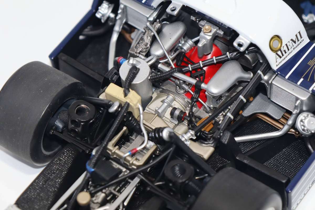 MINICHAMPS 180836918 - Porsche 956L 24h Le Mans 1983 1/18 #18