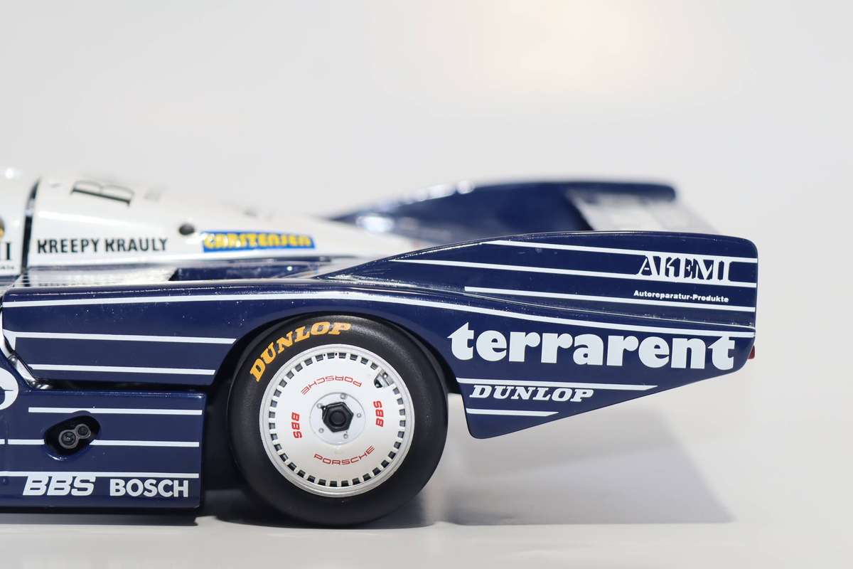 MINICHAMPS 180836918 - Porsche 956L 24h Le Mans 1983 1/18 #18