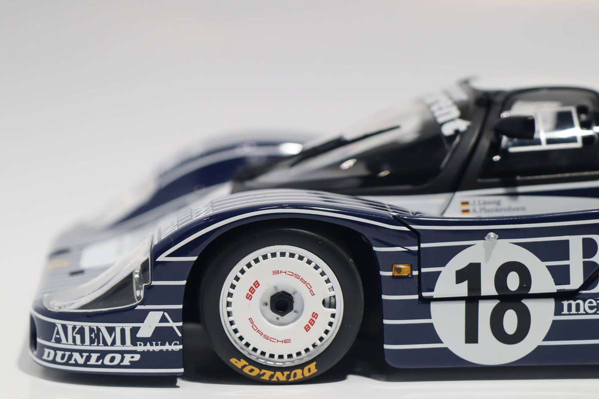 MINICHAMPS 180836918 - Porsche 956L 24h Le Mans 1983 1/18 #18
