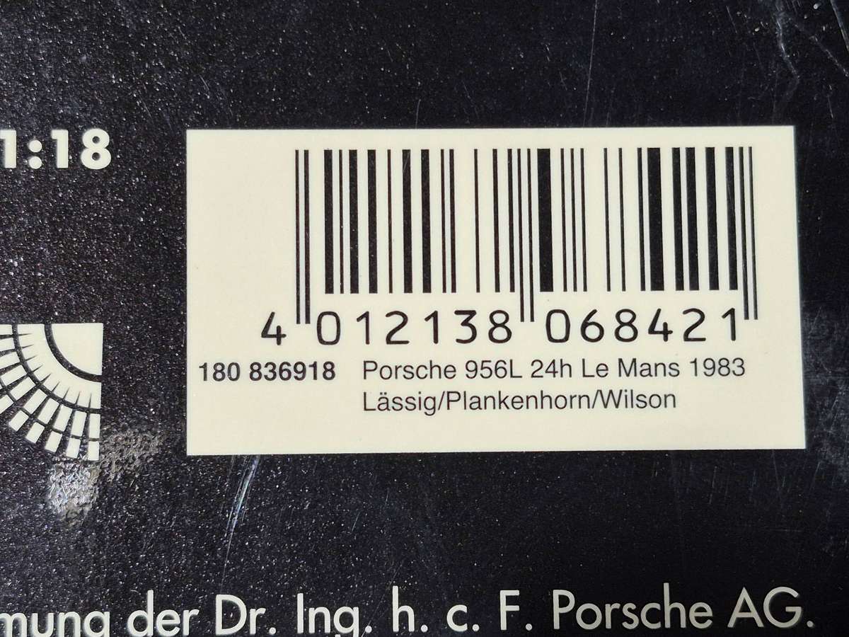 MINICHAMPS 180836918 - Porsche 956L 24h Le Mans 1983 1/18 #18