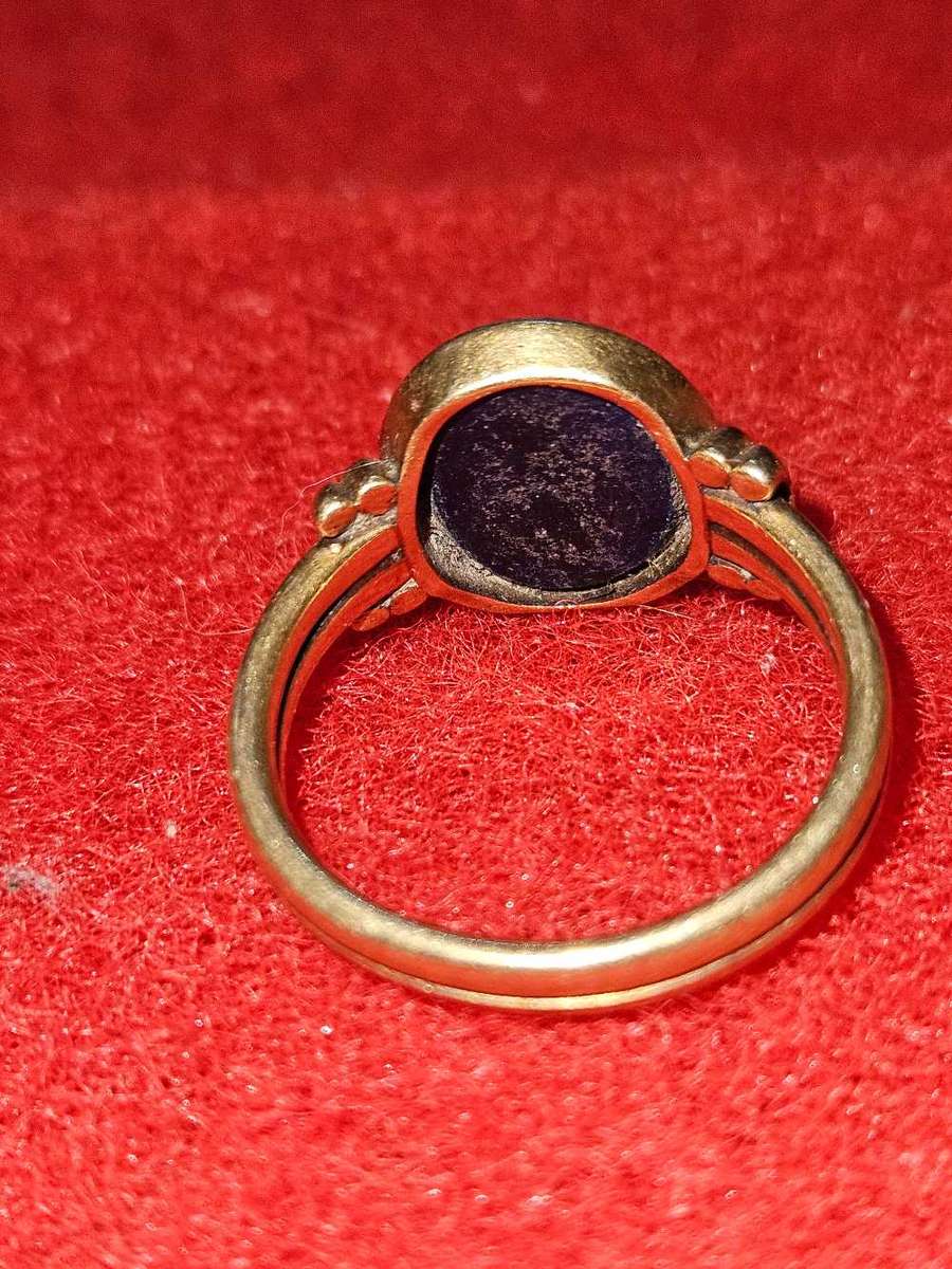 Pre-Owned 9ct Yellow Gold Lapis Lazuli Signet Ring