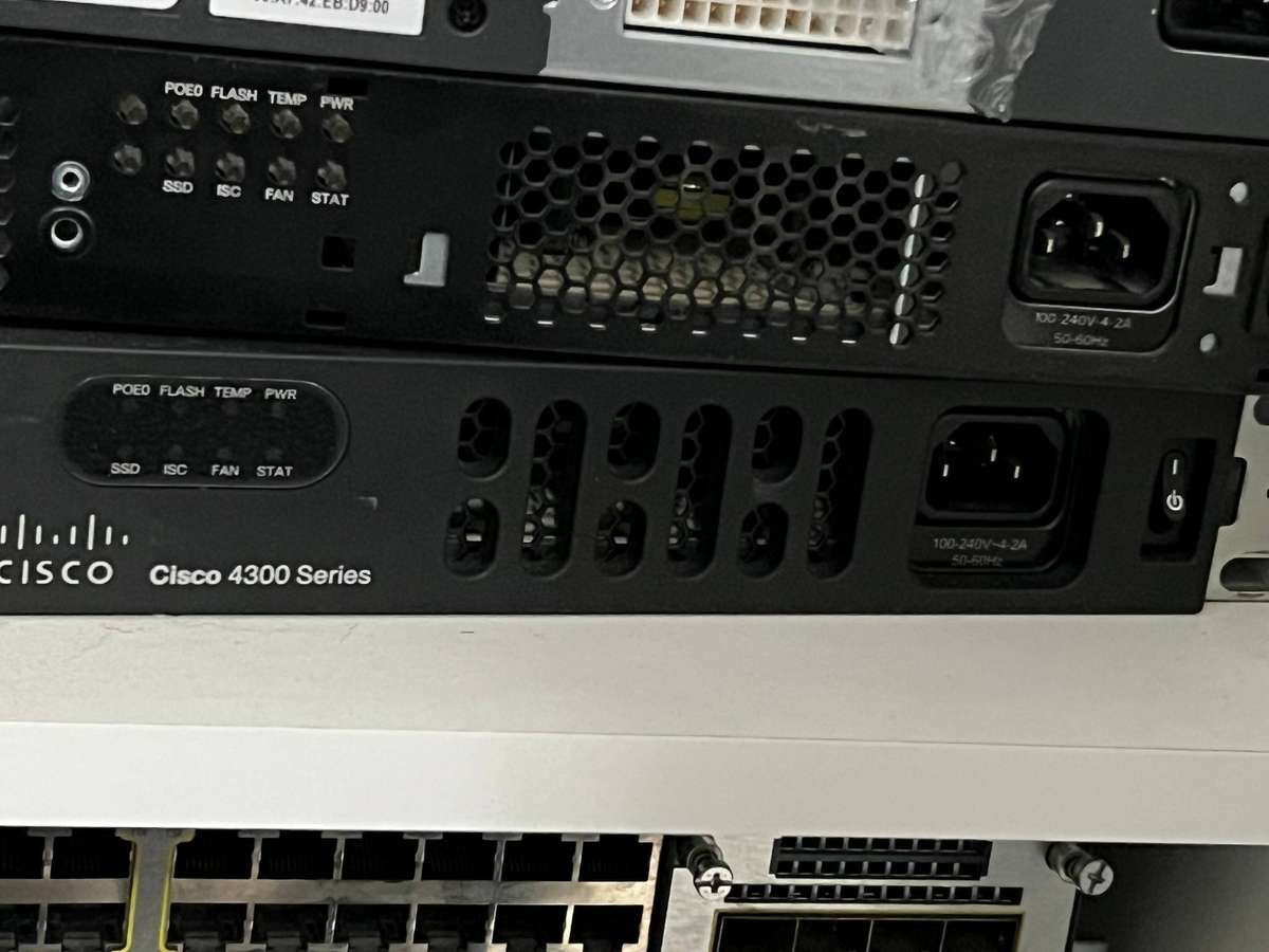 Cisco ISR4331 Router