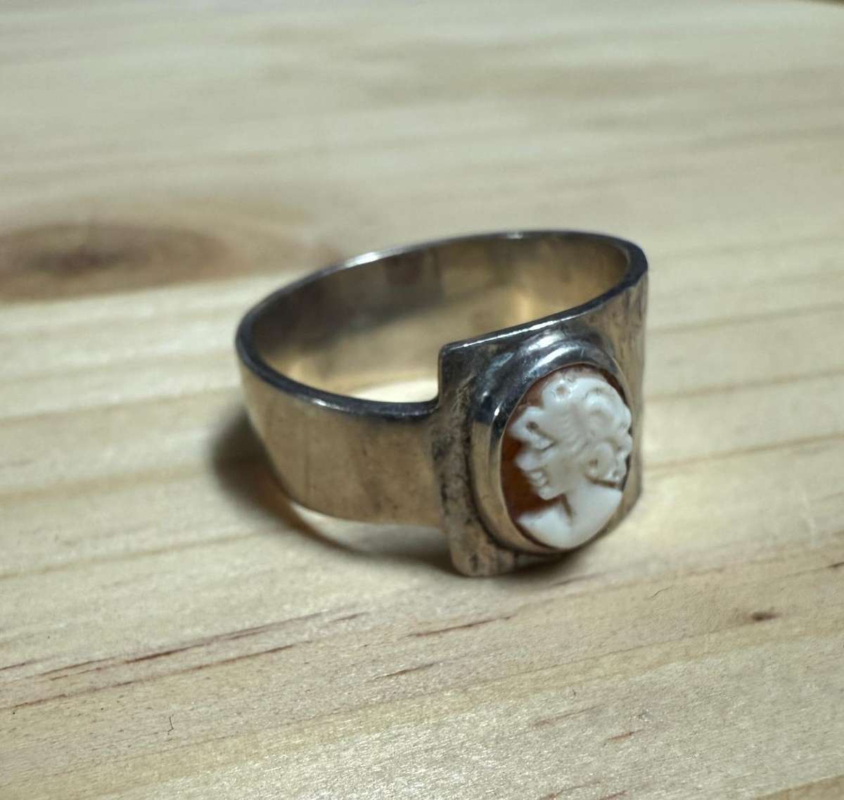 Sterling silver cameo ring
